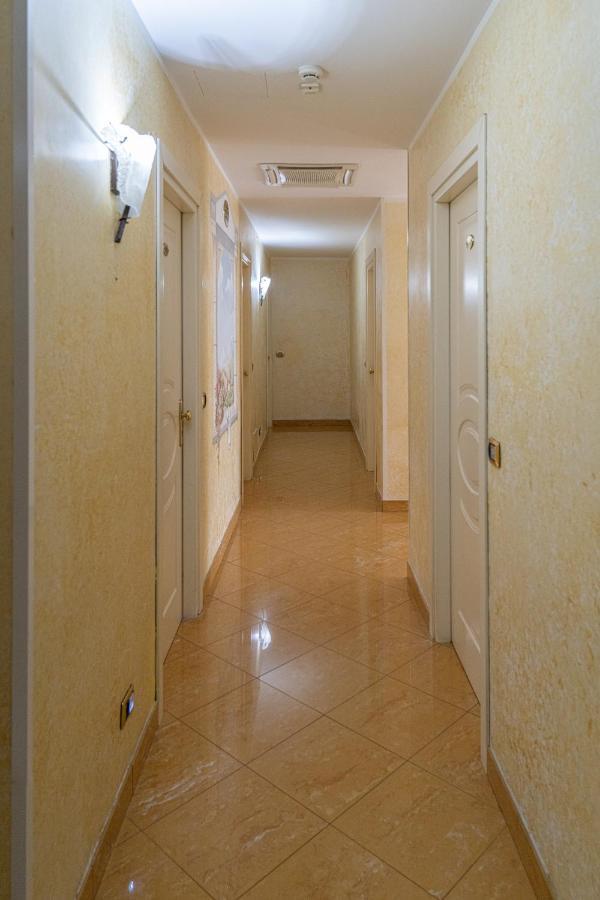Hotel La Noce Chivasso Extérieur photo
