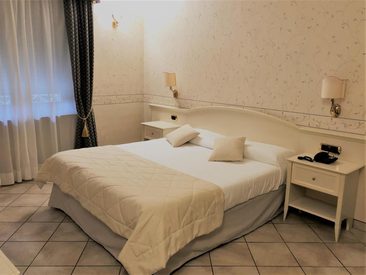 Hotel La Noce Chivasso Extérieur photo