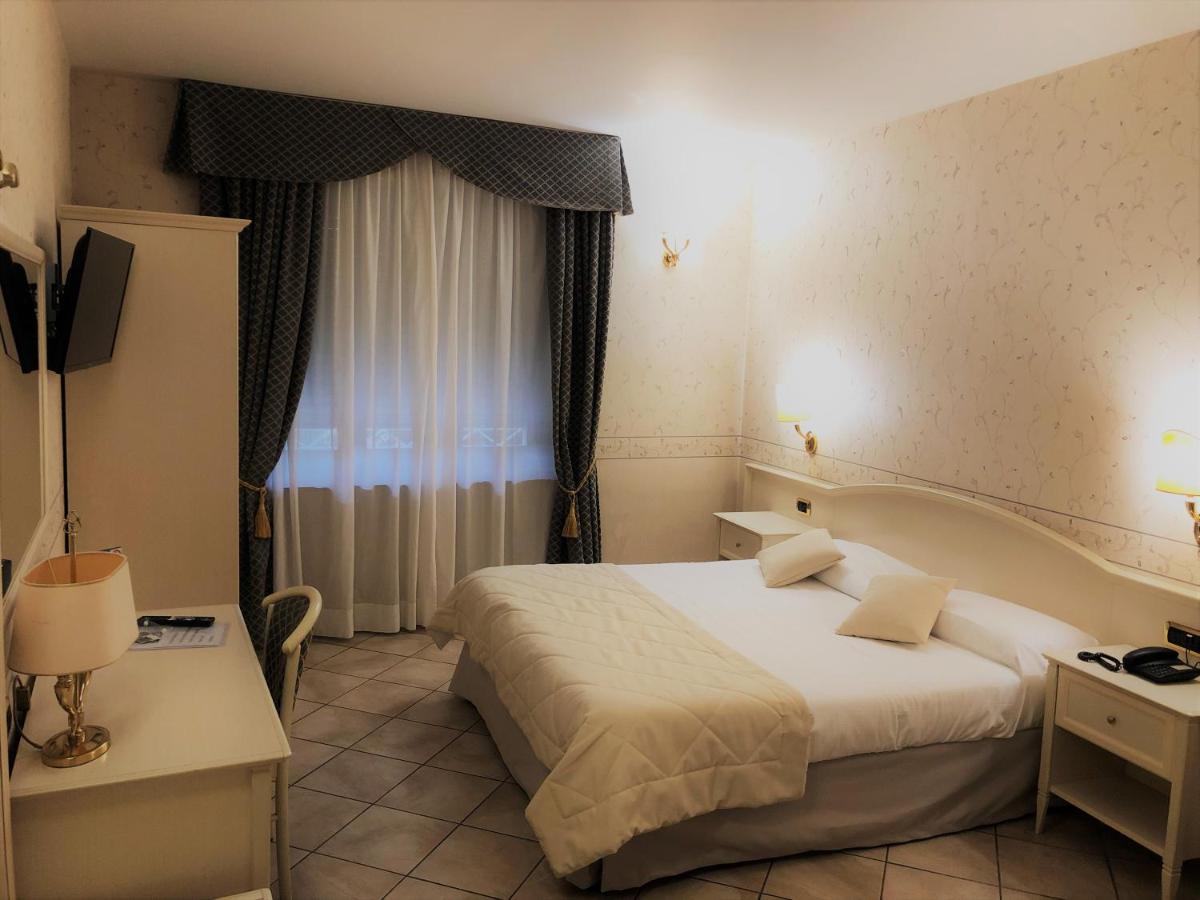 Hotel La Noce Chivasso Extérieur photo